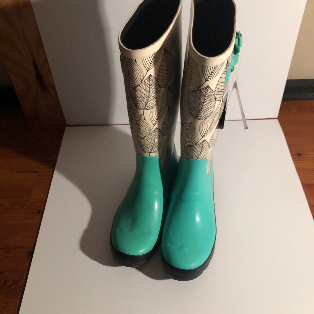 New Oakiwear Rain Boots